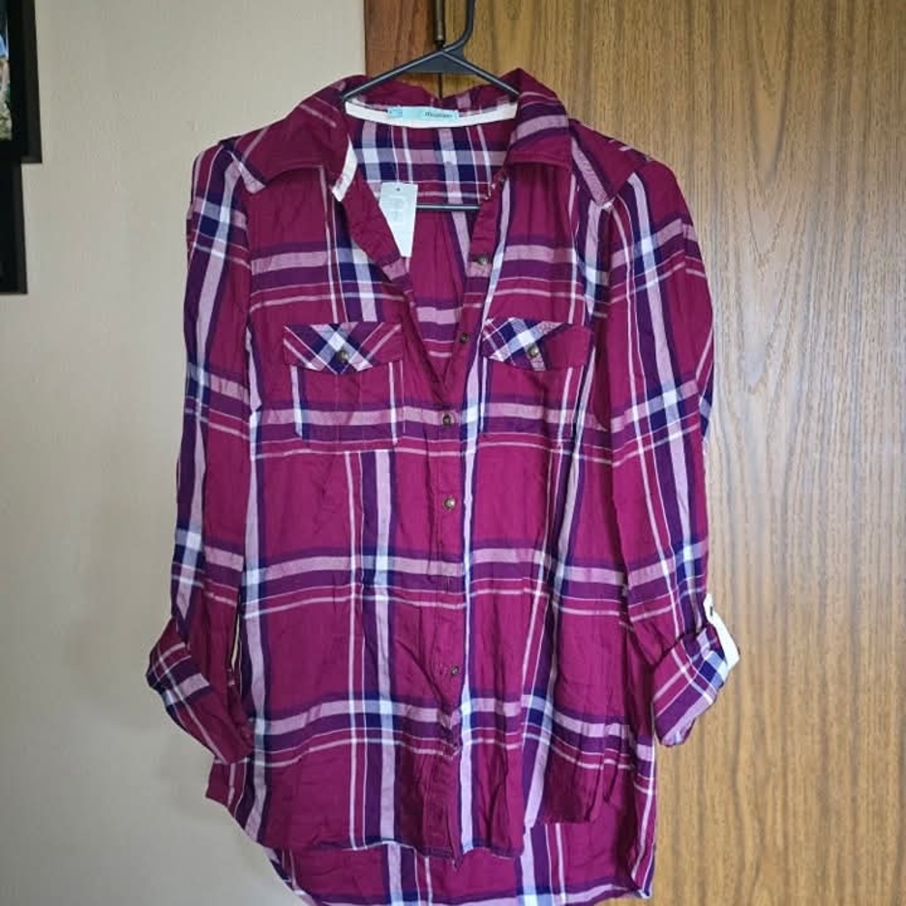 Plaid Button-Up Shirt in Burgundy and White